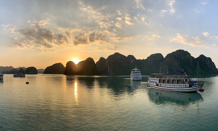  HA NOI - HA LONG - NINH BINH 4 DAYS 3 NIGHTS TOUR PACKAGE