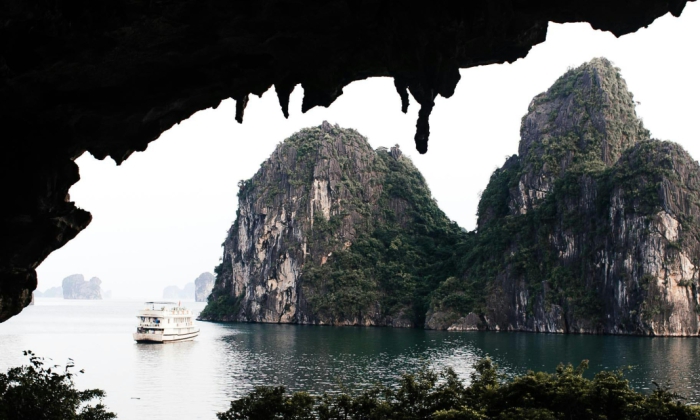  NINH BINH - HA LONG - HA NOI - DA NANG - HOI AN - SAIGON 9 DAYS 8 NIGHTS TOUR PACKAGE