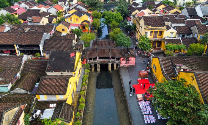 Ha Noi - Ninh Binh - Ha Long - Da Nang - Hoi An - Hue 9 Days 8 Nights Tour Package